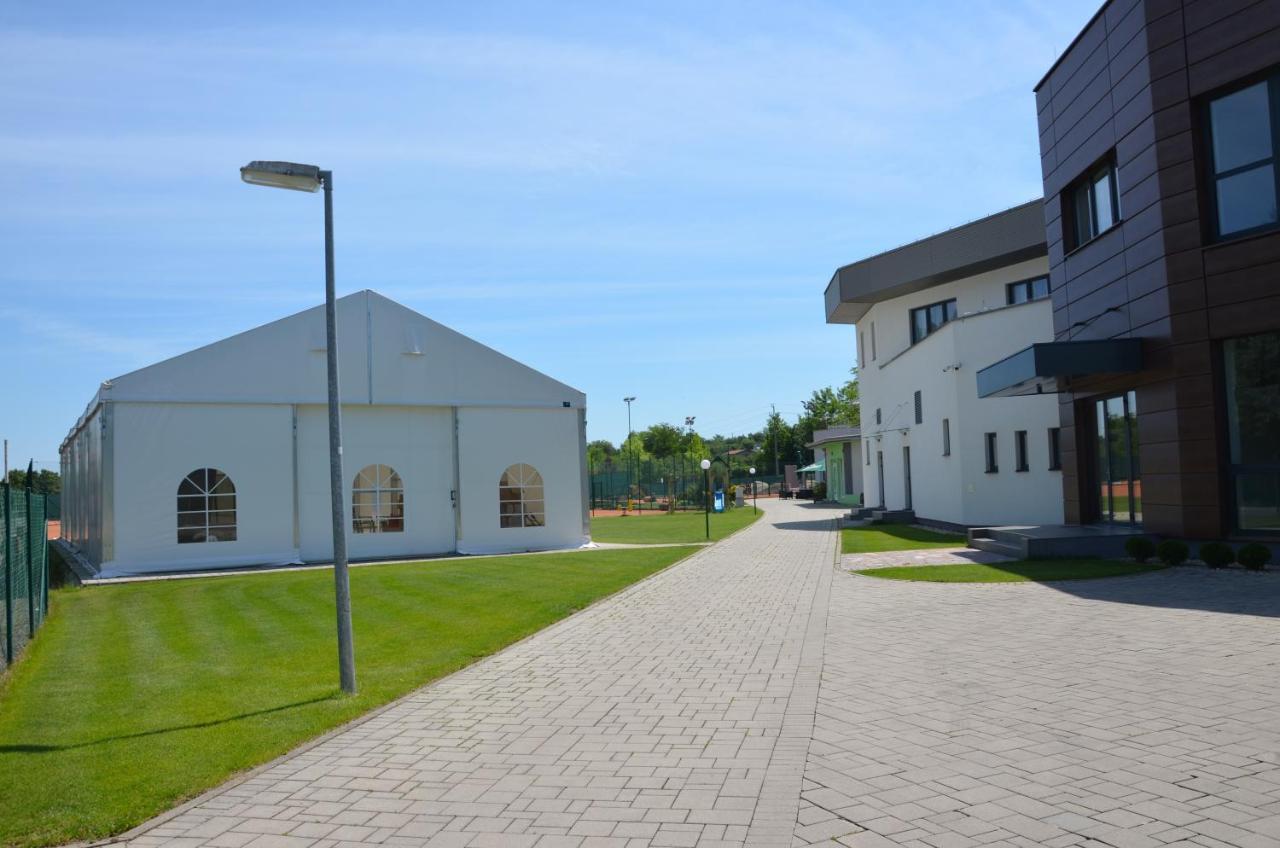 Penzion Rocket Club Hotel Lucenec Exterior photo